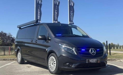 Remise du véhicule de commandement du GIGN par le groupe Nedey