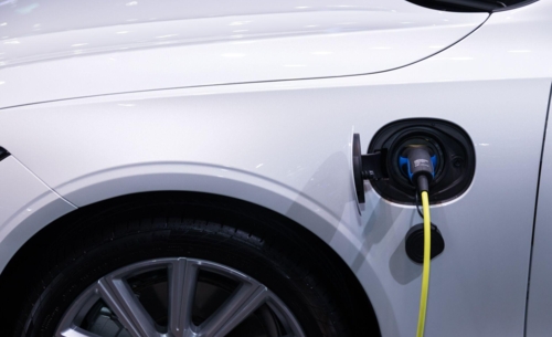 Entretien d'une voiture électrique : ce qui disparaît, ce qui reste, et ce qu'on oublie