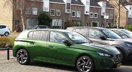 Peugeot 308 d'occasion : berline ou SW, essence, diesel ou hybride ?